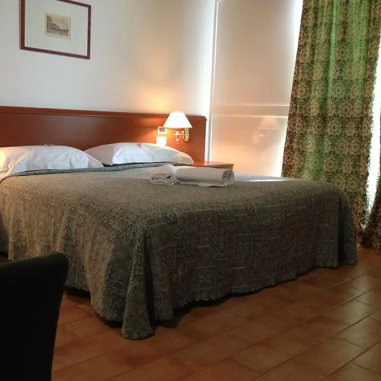 Hotel Monaco Verona 3*,