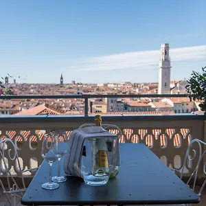 Casa Corvina Verona